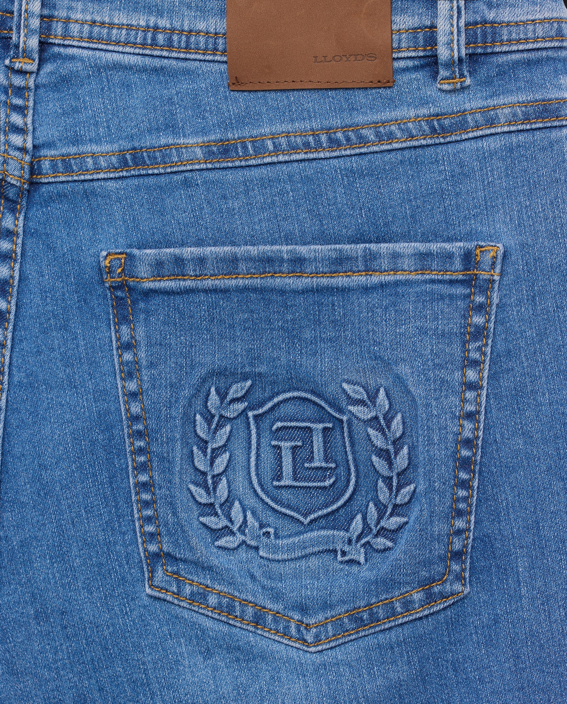 Jeans Straight com Escudo Azul pálido-6