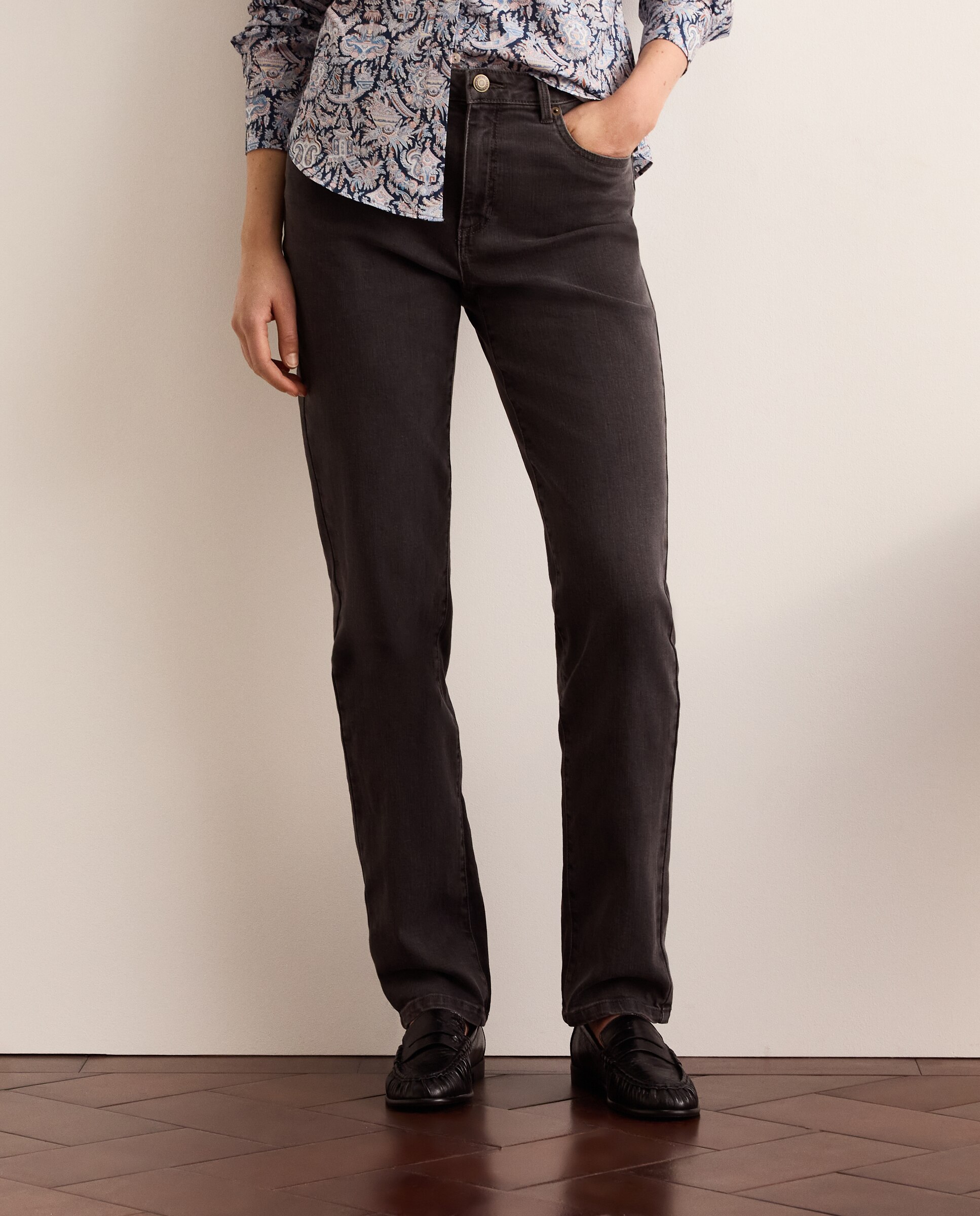 Jeans Semi Skinny com Fita Tricolor Preto Intenso-2