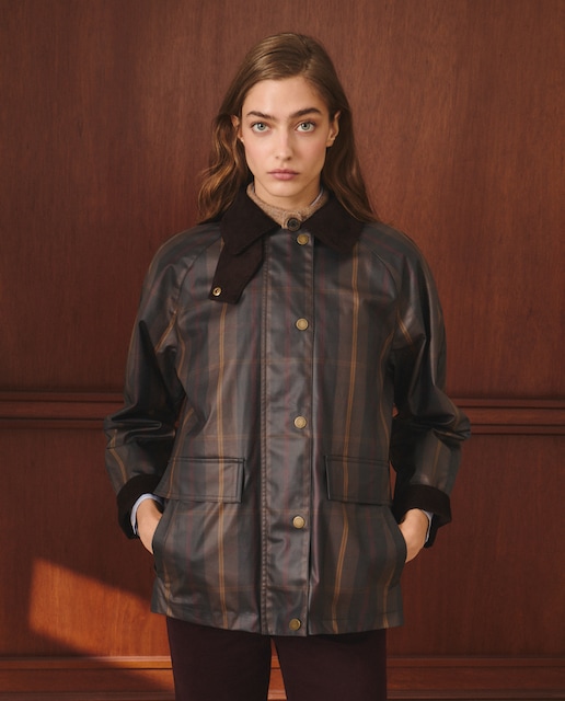 Imagen 0 de Parka corta estampada de mujer