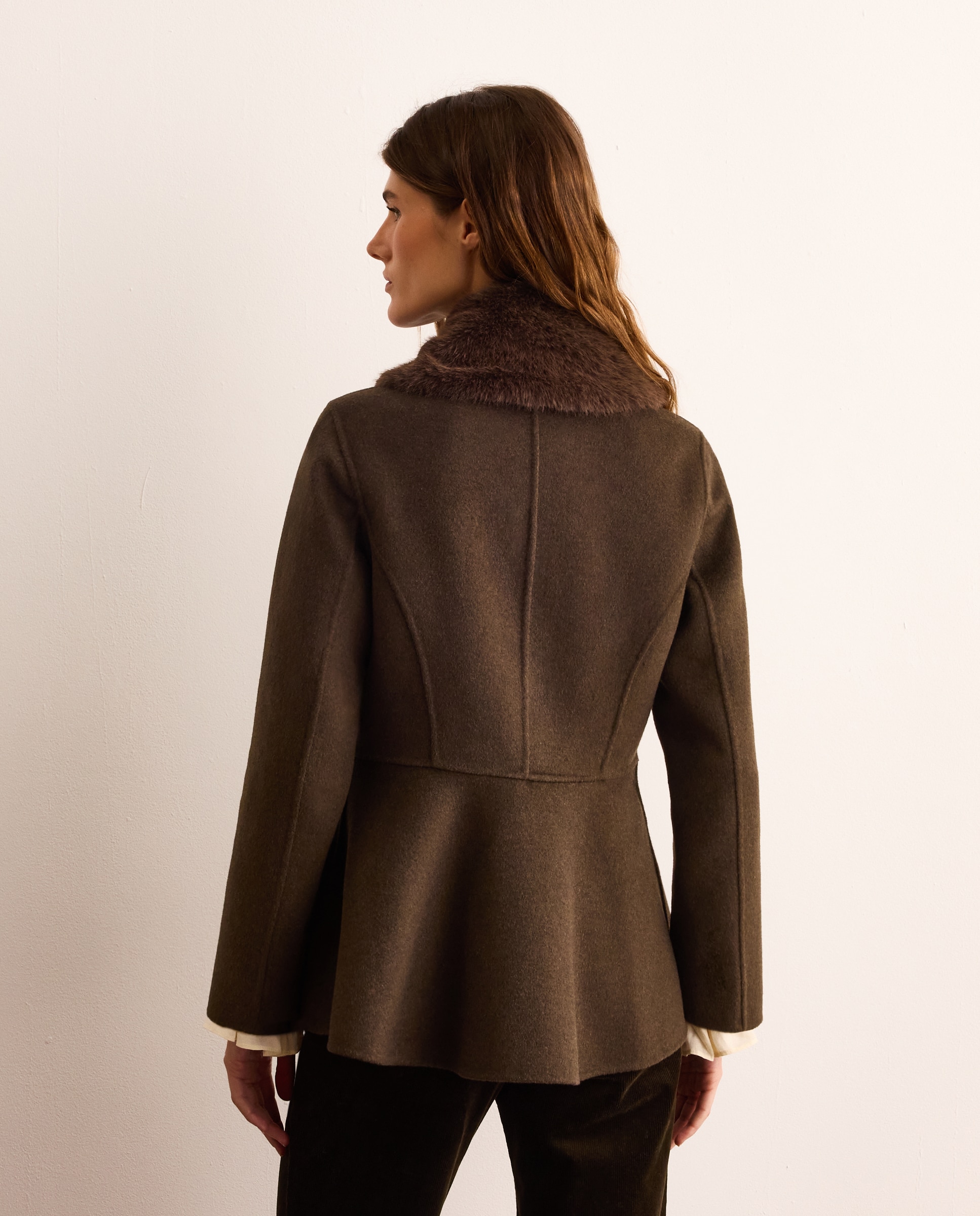 Chaquetón de mujer con solapa y cuello pelo - Lloyd's - Marrón Marrón-4