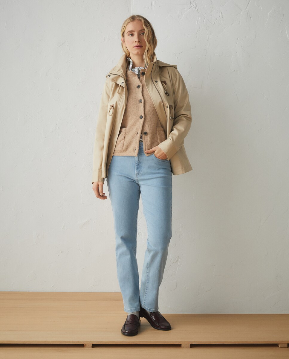 Gabardine Curta com Alamares Bege-2