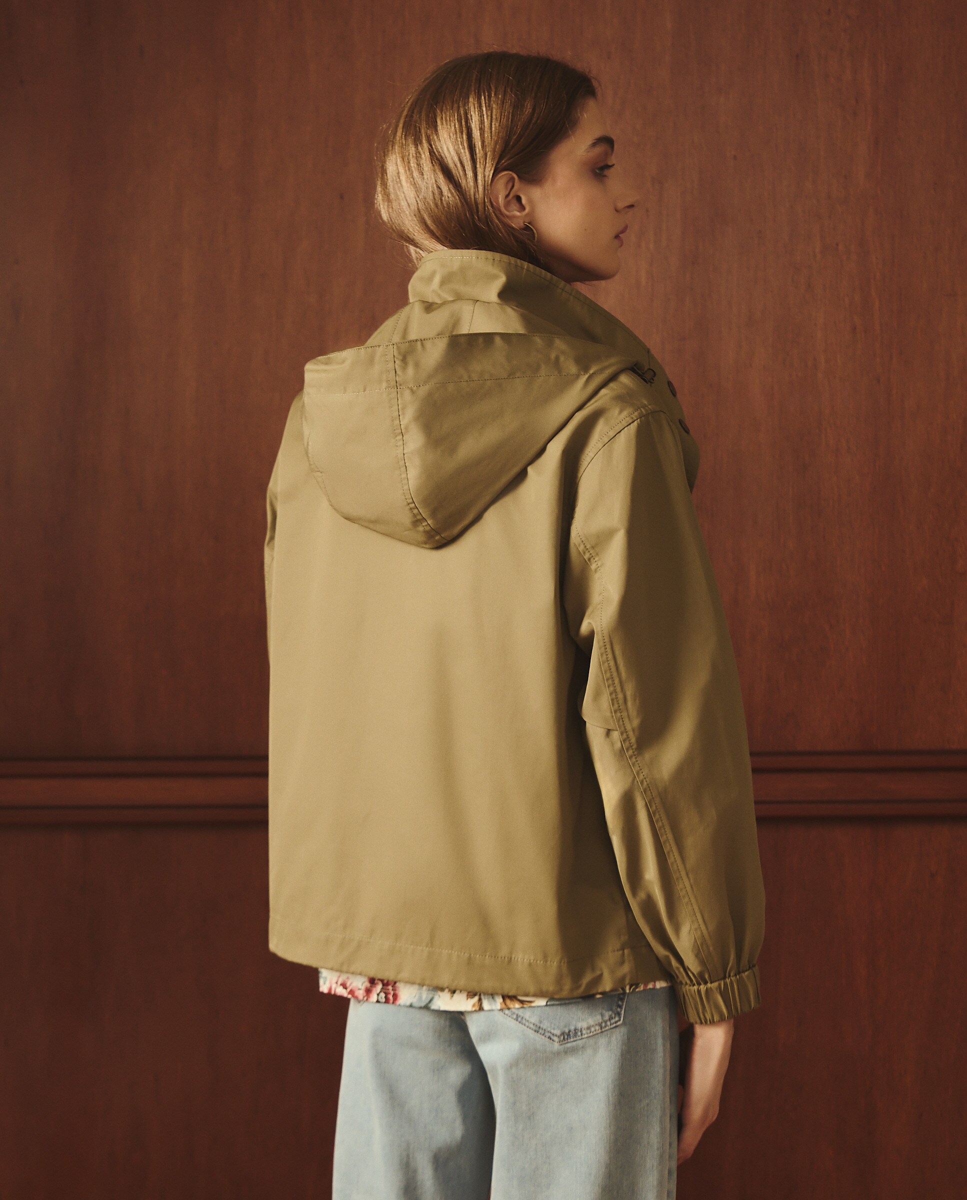 Parka Lisa Ligeira Curta com Capuz 520 Caqui-4