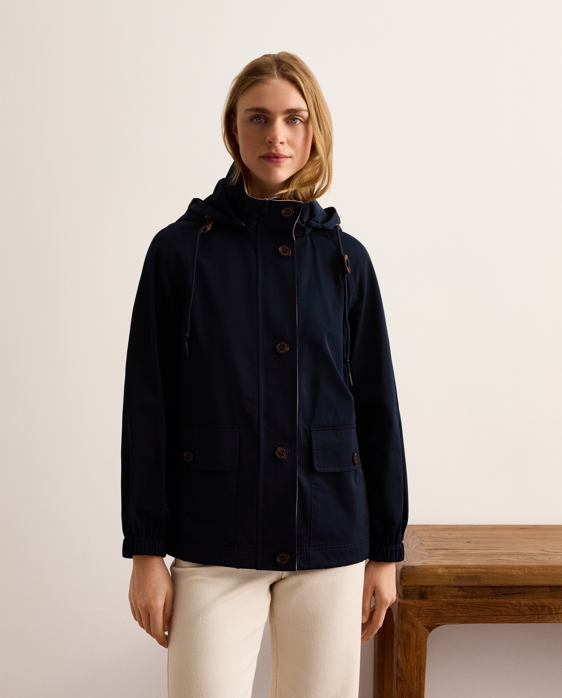 Imagem 0 de Parka de mulher com capuz