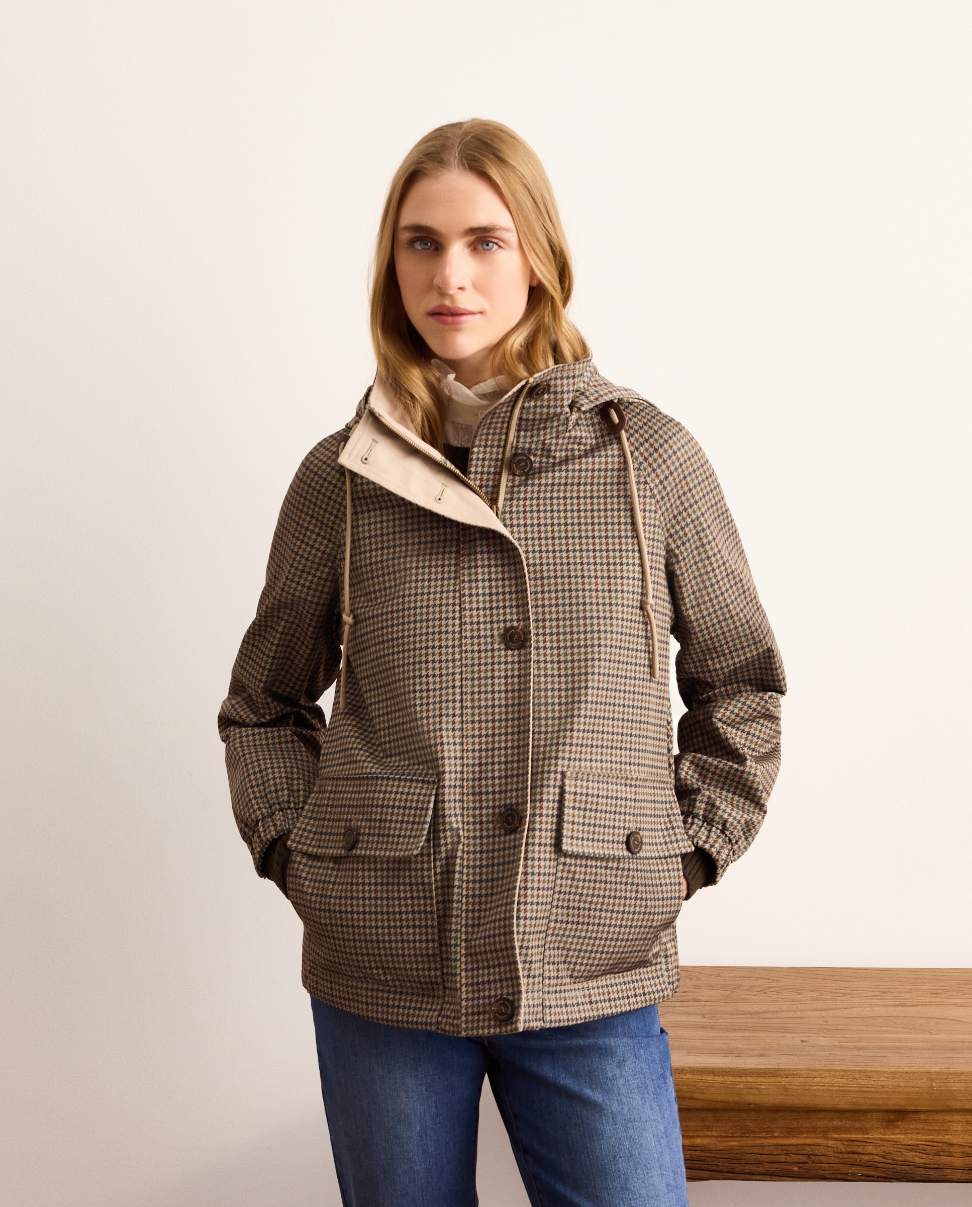 Imagem 0 de Parka com Capuz e Estampado aos Quadrados