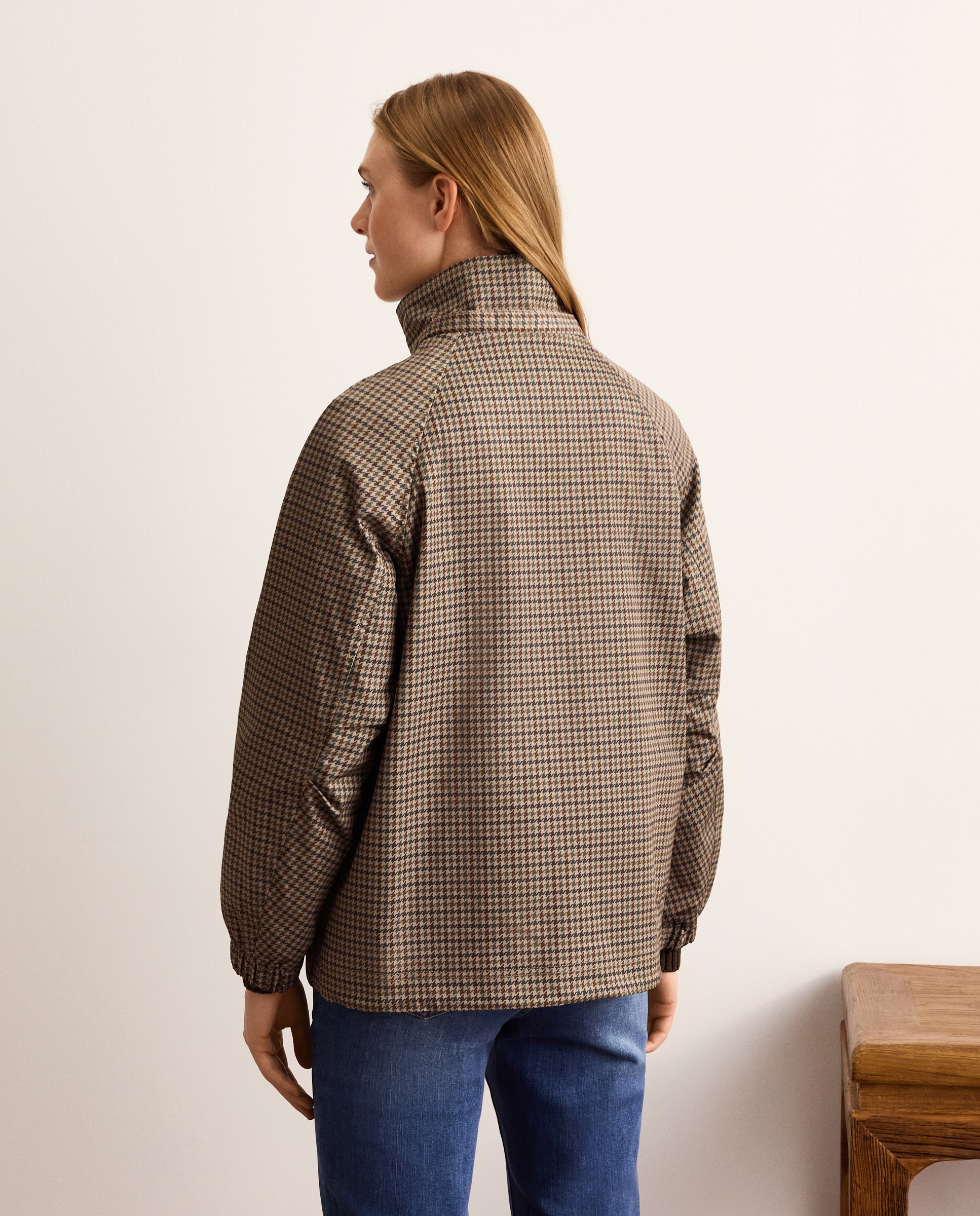 Parka com Capuz e Estampado aos Quadrados Azul-4