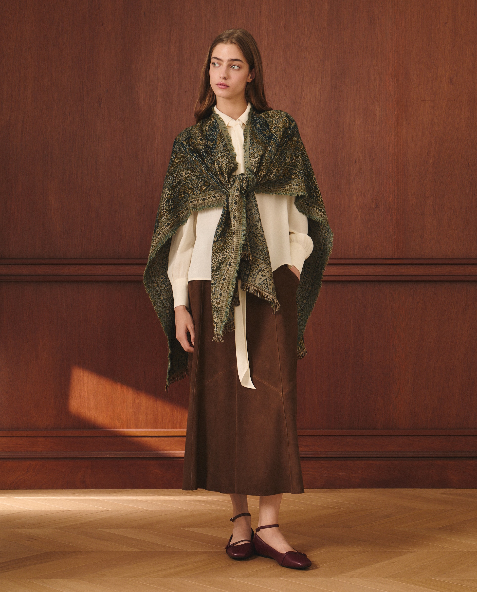 Saia Curta Lisa Castanho-1