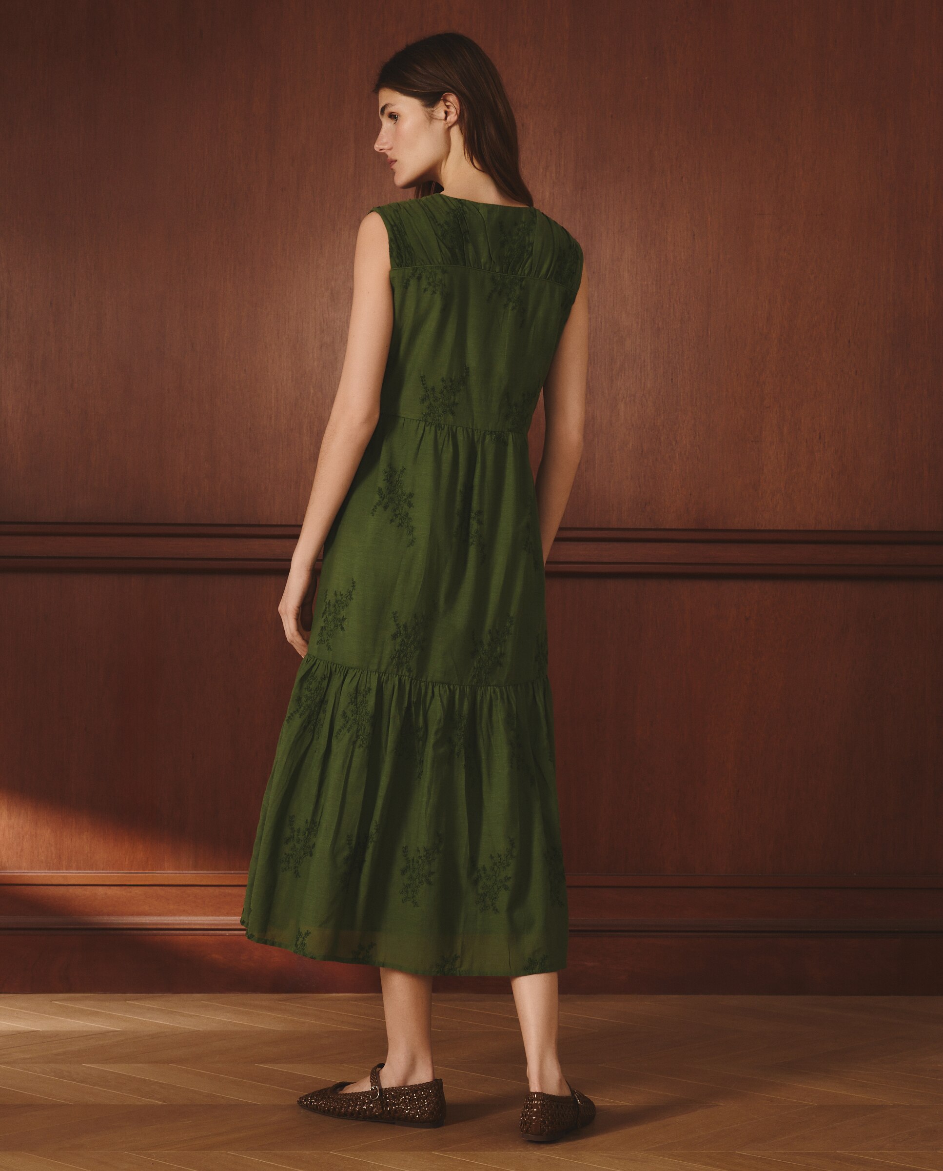 Vestido sin mangas y escote pico - Lloyd's - Verde Verde-3
