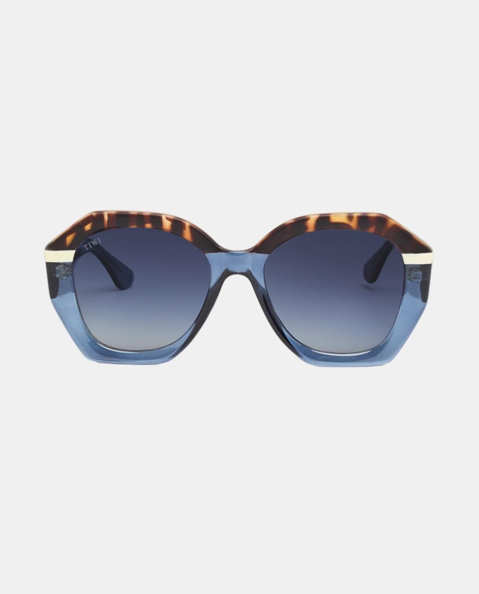Imagen 0 de Gafa de sol de mujer cuadrada en acetato con lente degradada Azul marino