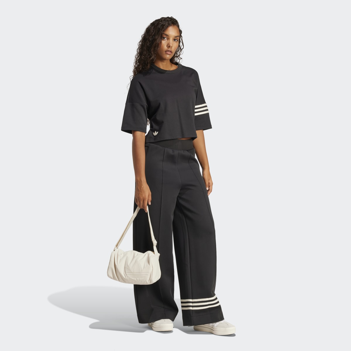 T-shirt de Mulher Neuclassic Preto-5
