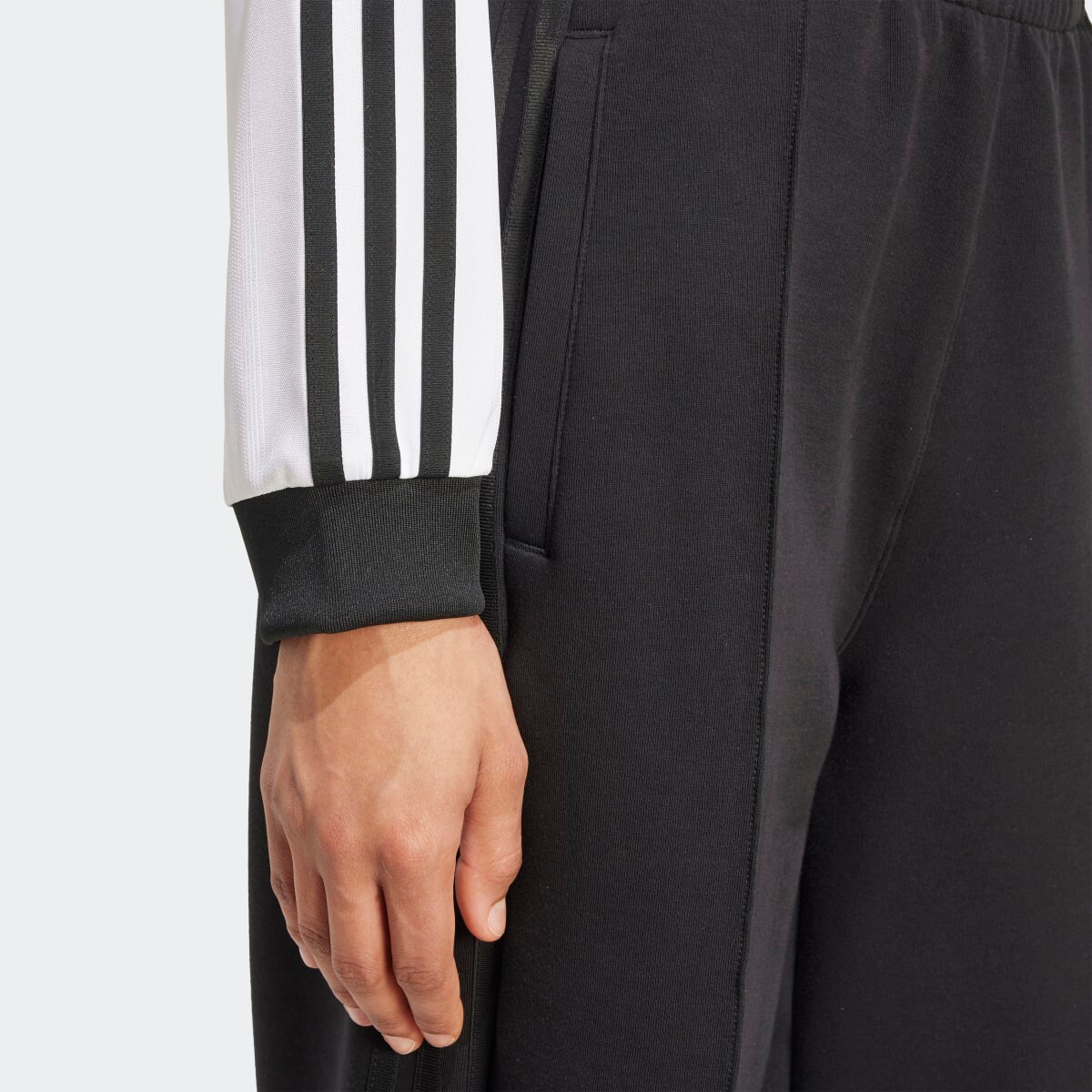 Camiseta de mujer Adicolor Football Jacquard Crop Adidas Originals