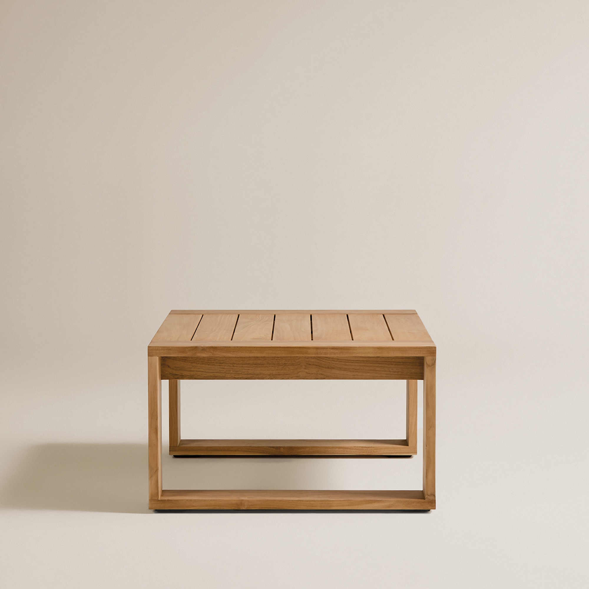 Mesa Auxiliar de Jardim em Teca Formentor Natural-3
