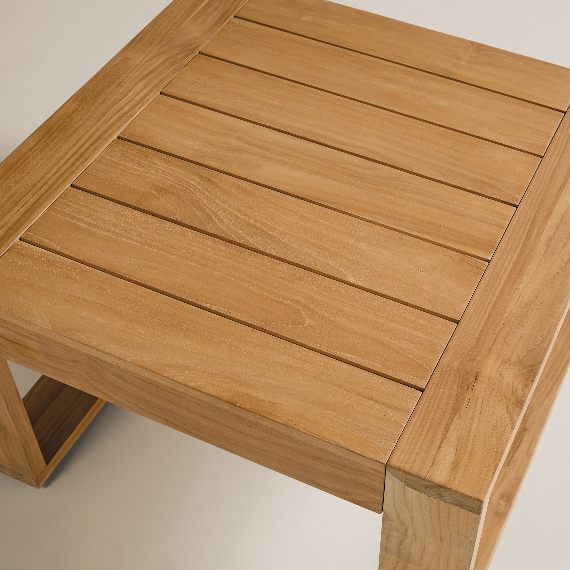 Mesa Auxiliar de Jardim em Teca Formentor Natural-5