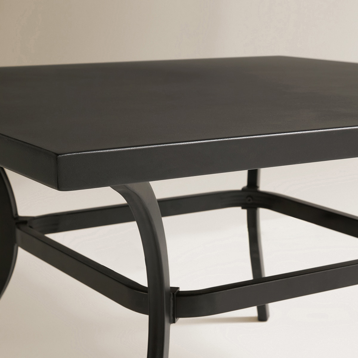 Mesa de Centro de Jardim Cross Preto-4