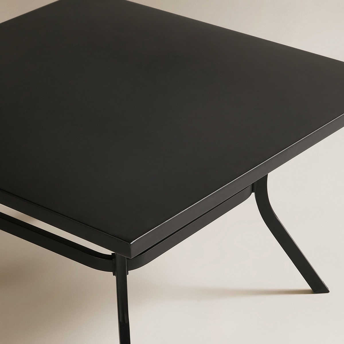 Mesa de Centro de Jardim Cross Preto-5