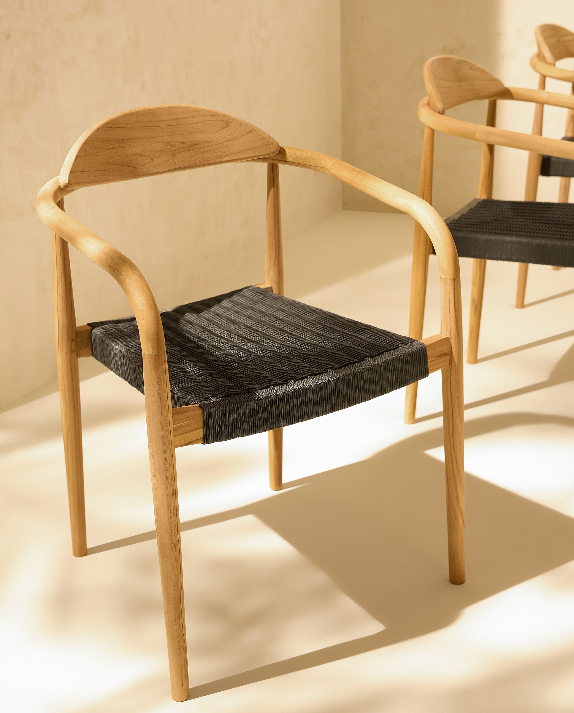 Imagem 0 de Cadeira de Jardim Empilhável de Madeira de Teca Comporta