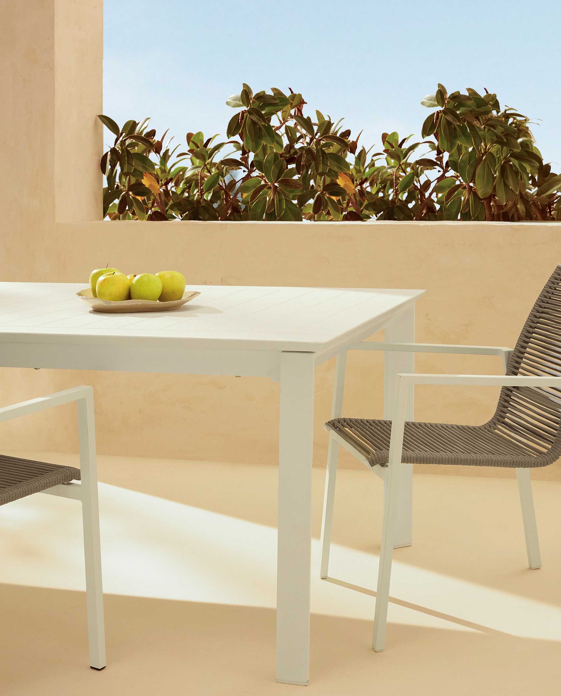 Mesa de Jardim Extensível de Alumínio Chicago Branco-1