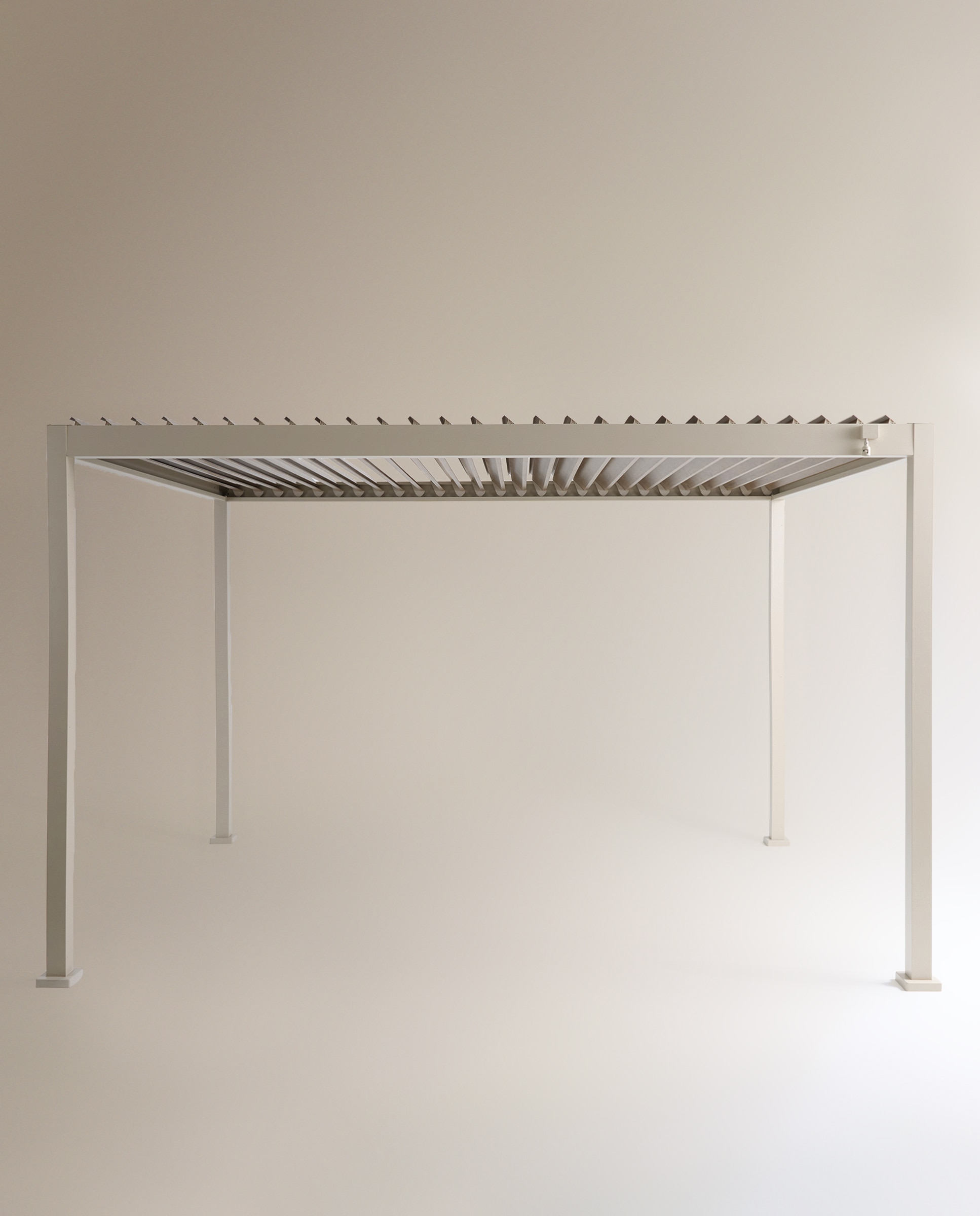 Pérgola con techo de lamas imitación madera Sonora Creme-4