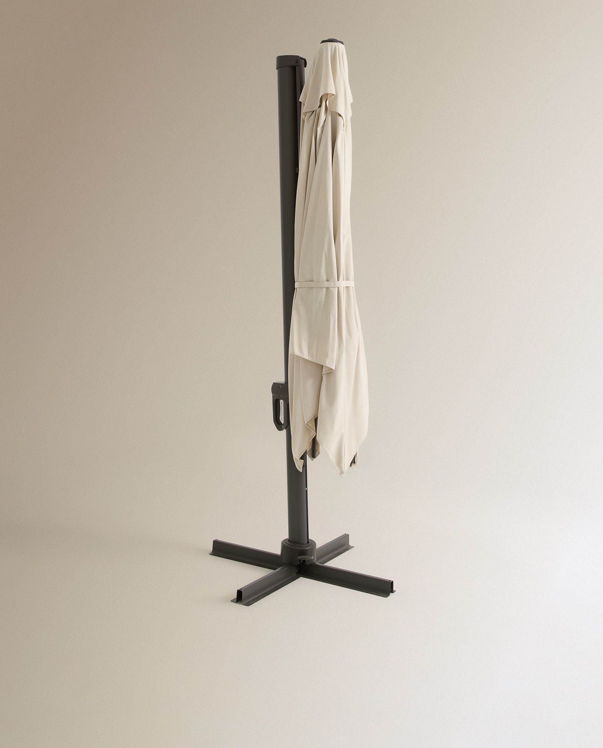 Parasol excéntrico de aluminio y olefín Gobi Cru-2