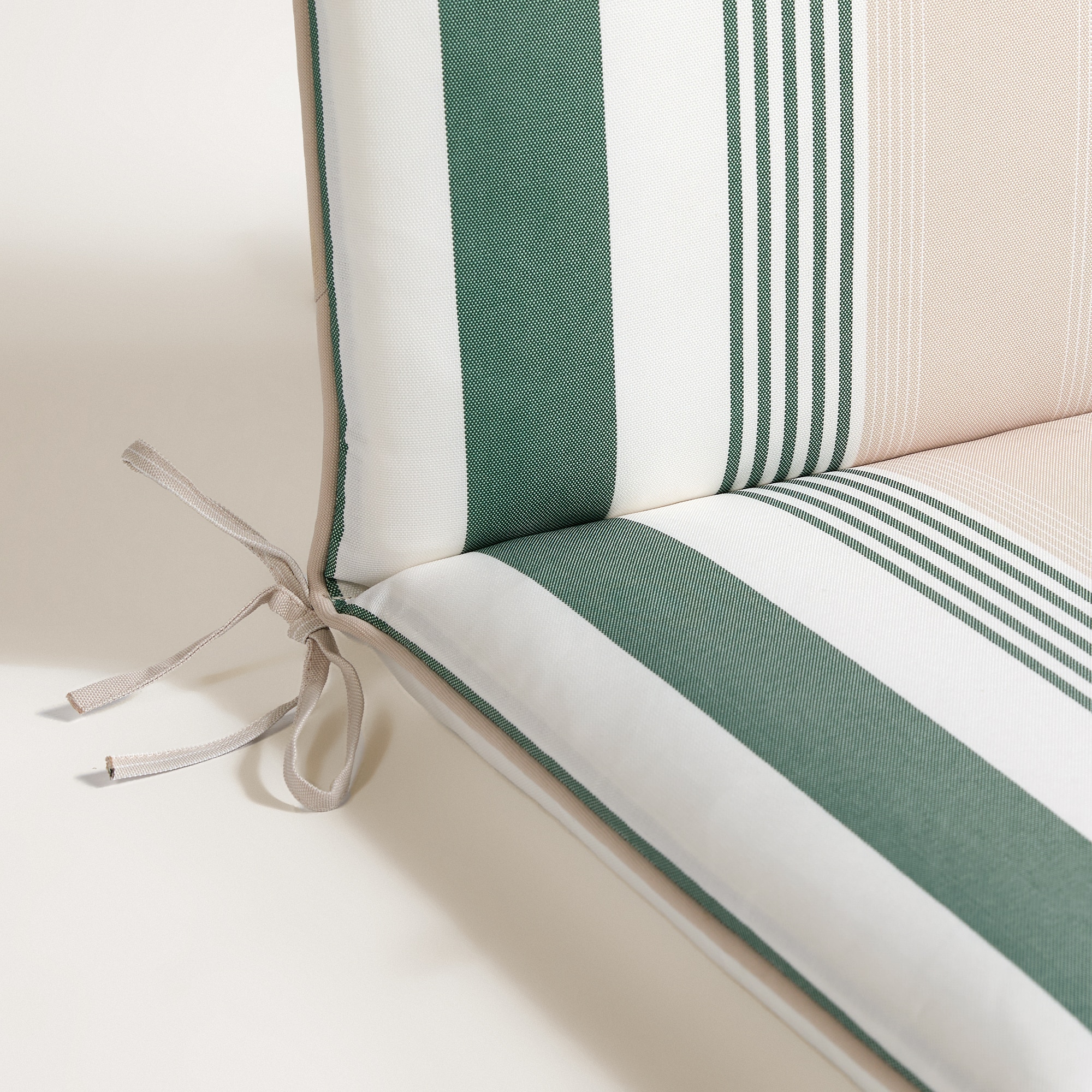 Cojín de rayas para asiento con respaldo bajo 230 gr Basics El Corte Inglés Verde-3