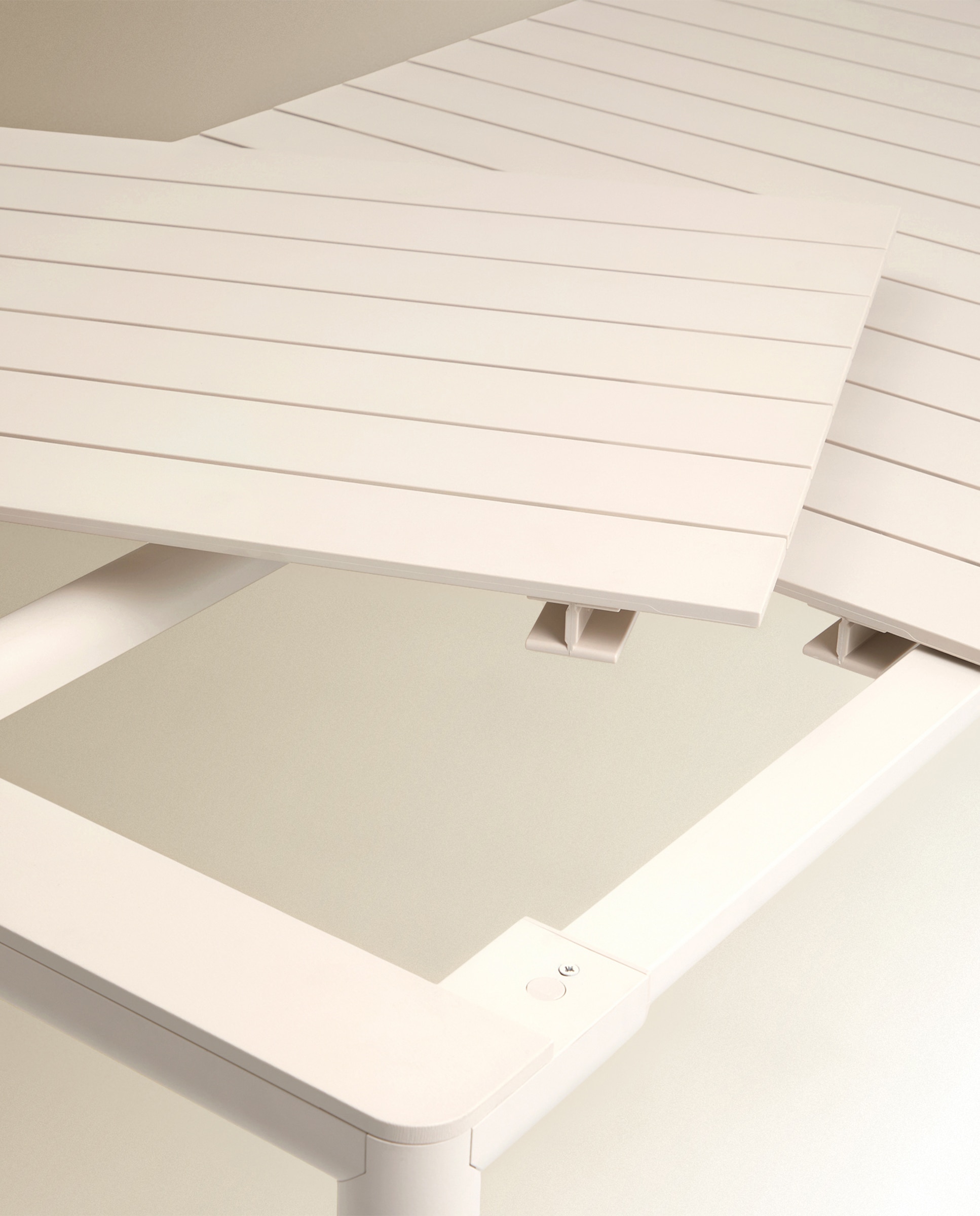 Mesa Extensível de Jardim Tevere Nardi Creme-7