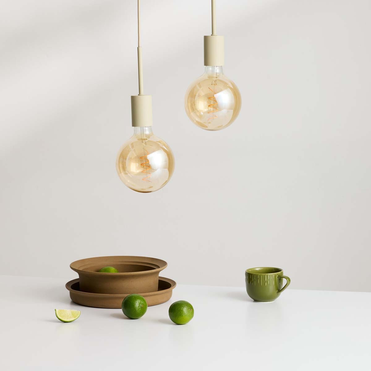 Bombilla LED Globe 4W E27 2000K Transparente-2