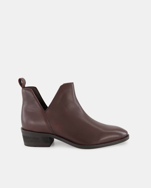 Imagen 0 de Botín de mujer de piel abierto