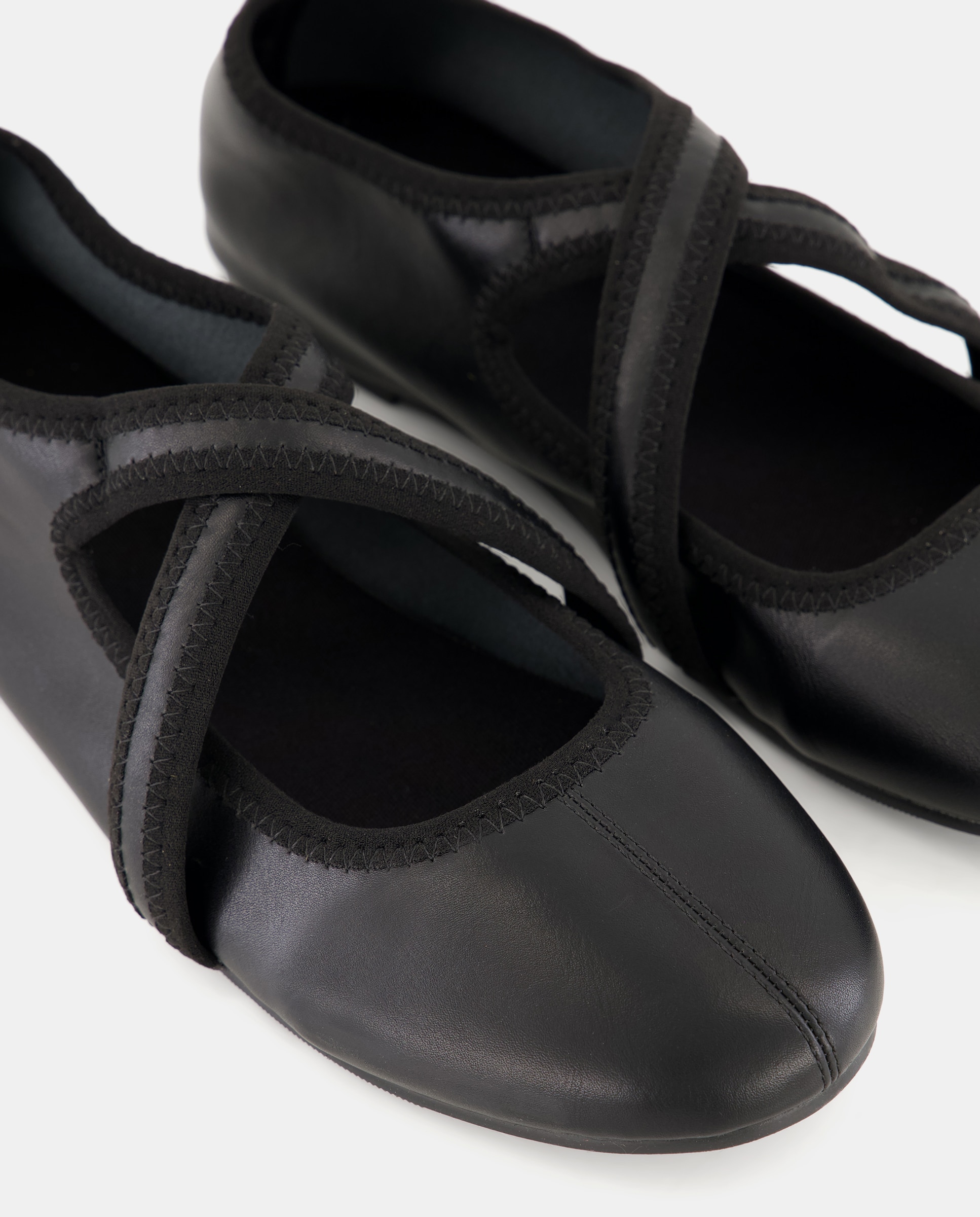 Bailarina de mujer cruzada Negro-5