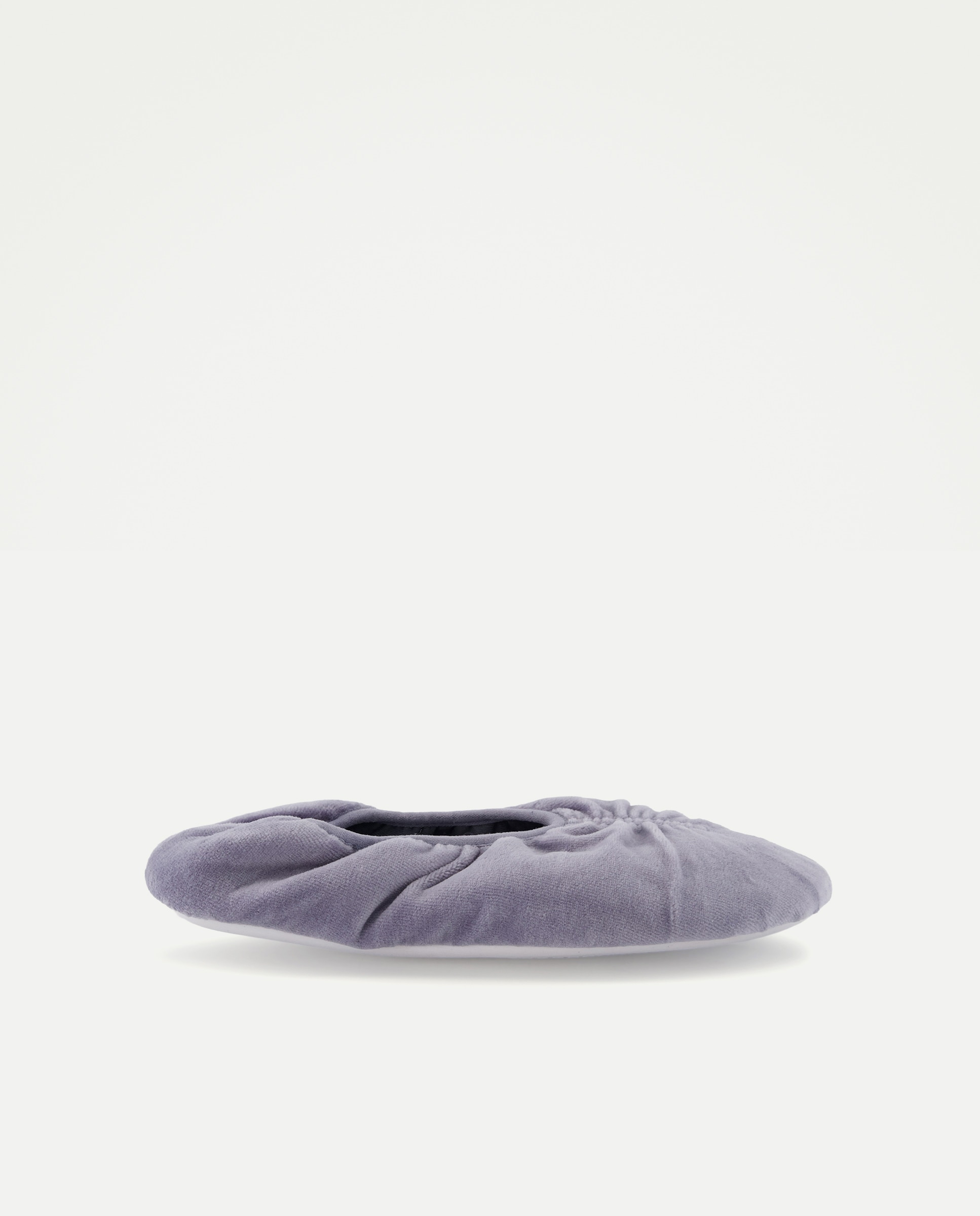 Imagen 0 de Zapatilla de mujer con frunce