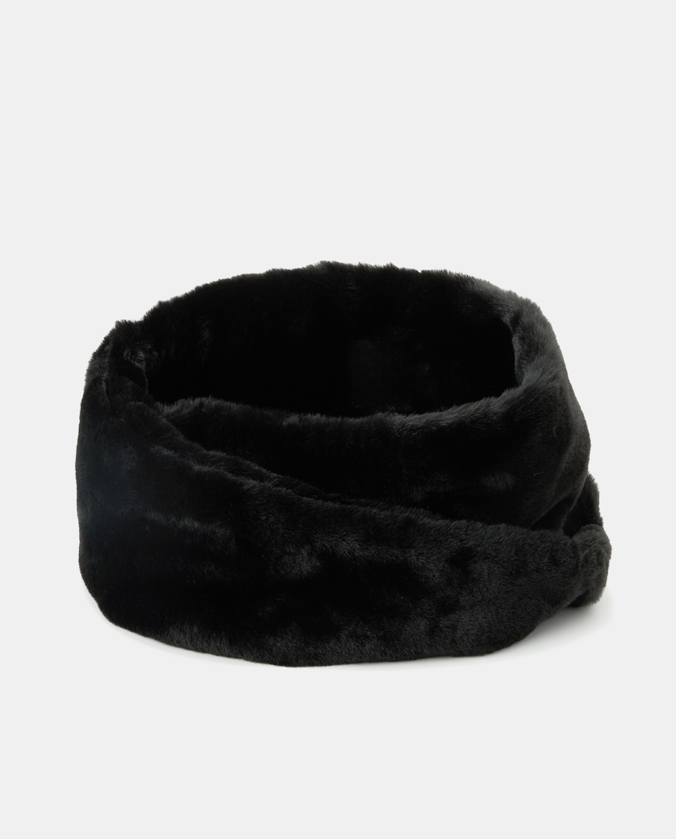 Cuello de mujer de pelo Negro-1