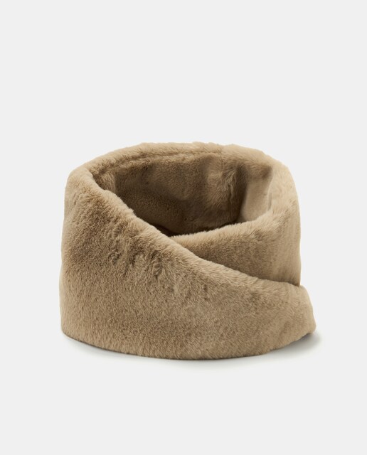 Imagen 0 de Cuello de mujer de pelo