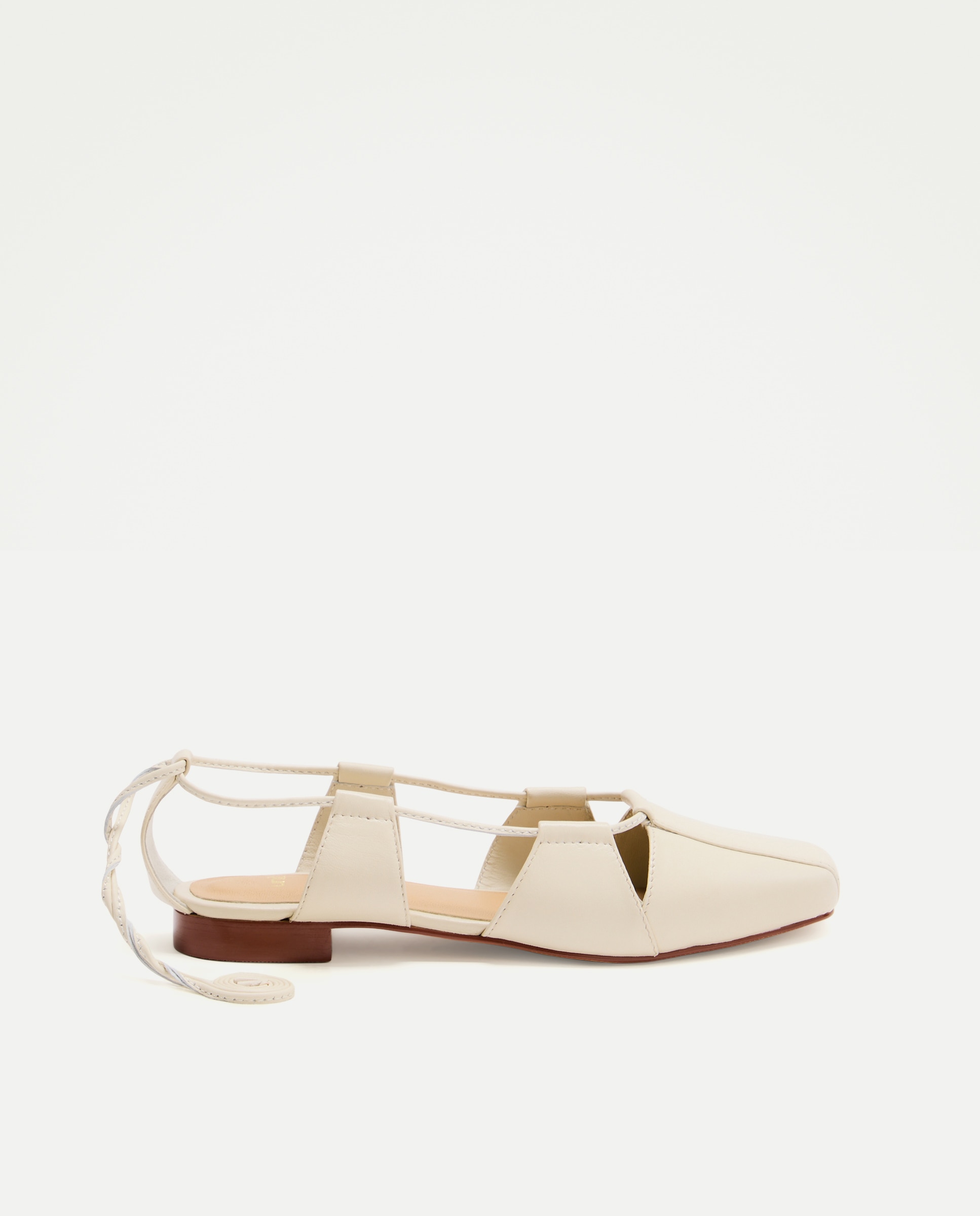 Imagen 0 de Zapato de mujer de piel abierto