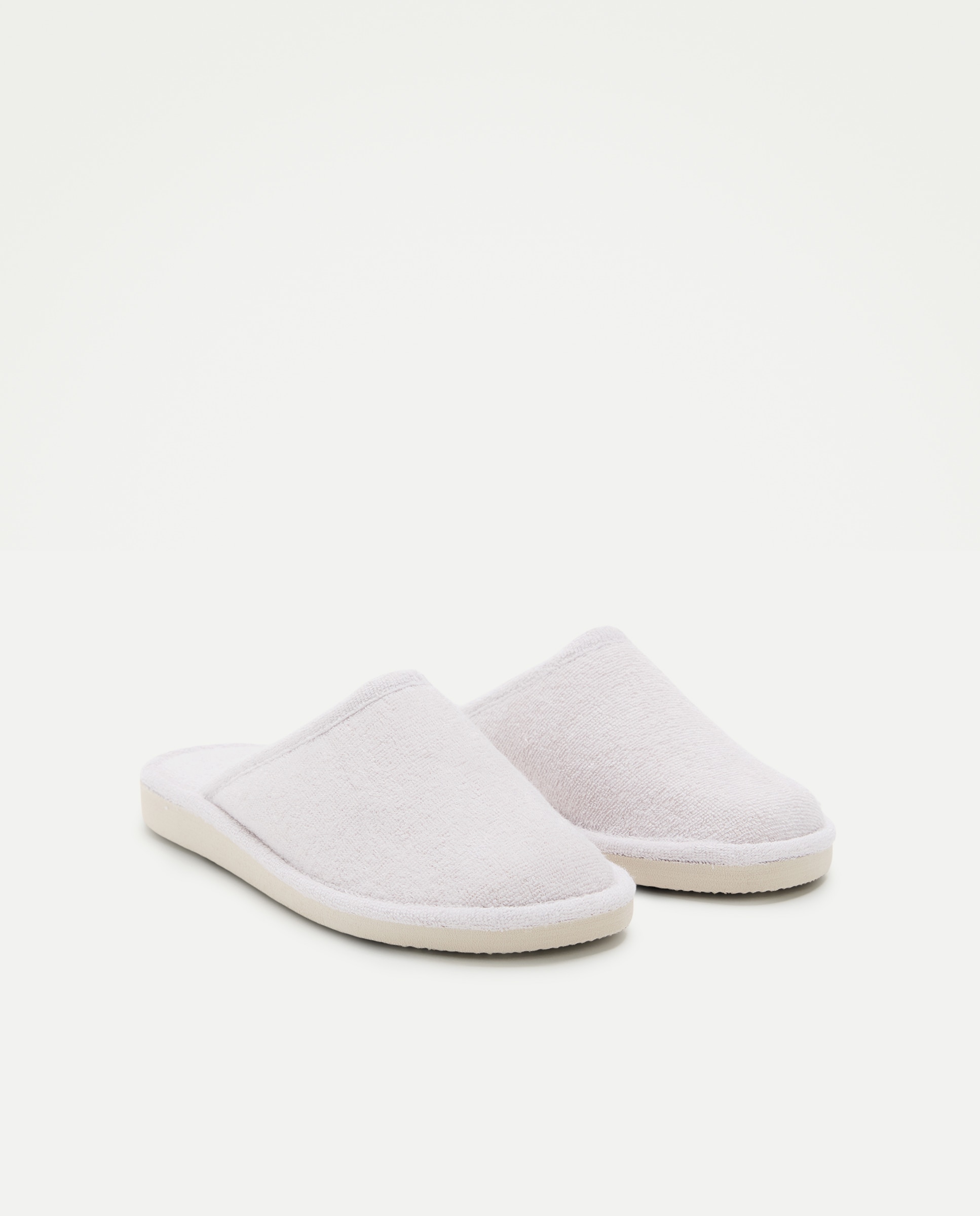 Zapatilla de Mujer fabricada en España. Gris claro-2