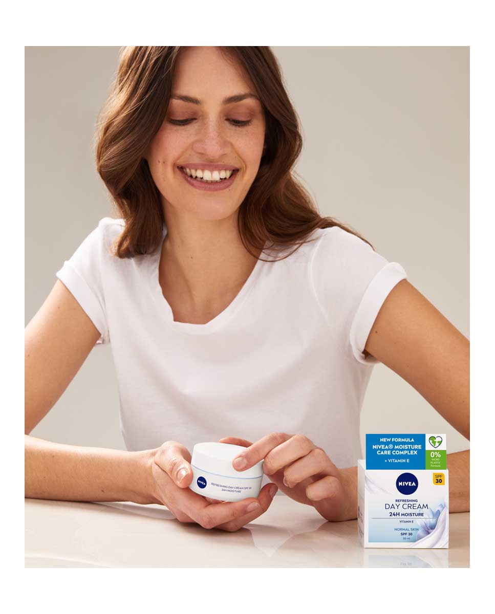 Crema De Día Hidratante Y Refrescante Piel Normal Y Mixta Spf 30 Nivea - 50 ml 6