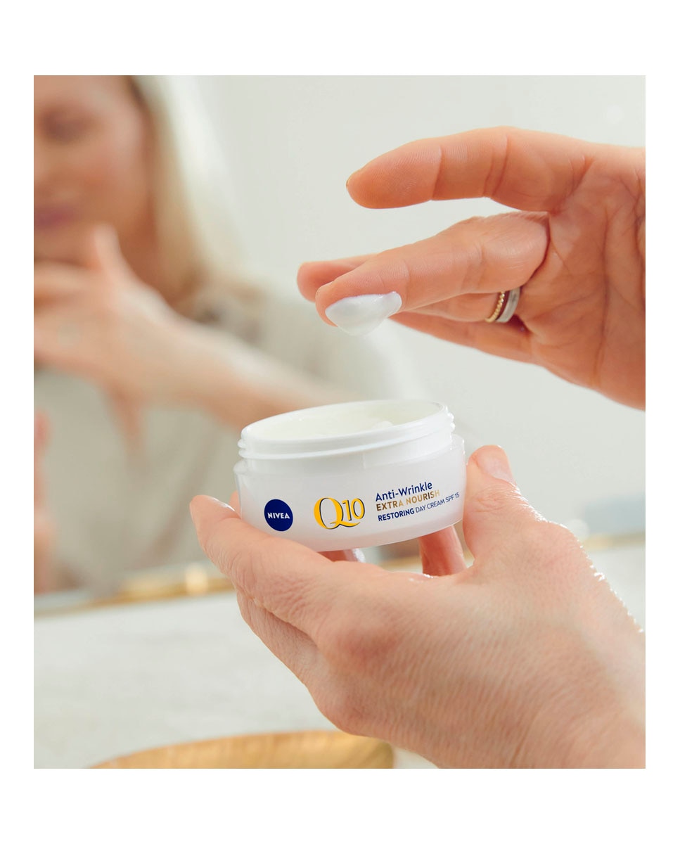 Crema De Día Q10 Power Fp 15 Extra Nutritiva Antiarrugas Nivea - 50 ml 6