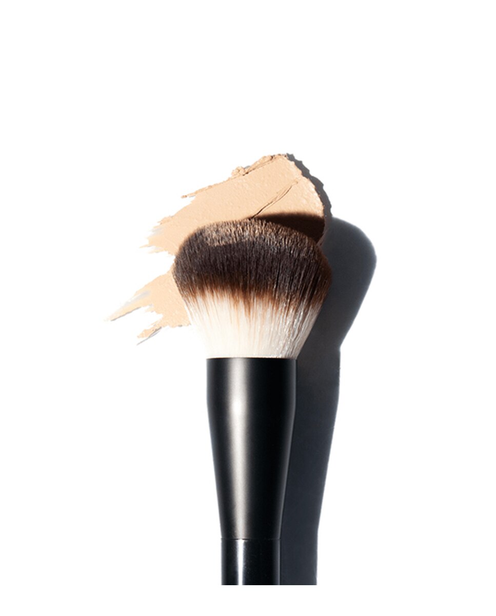 Brocha de Maquillaje Fluido para Difuminar NYX Professional Makeup 2