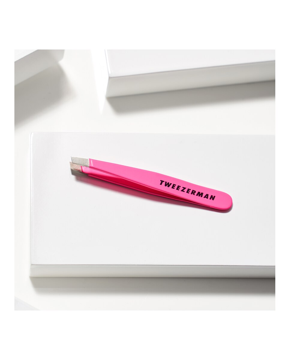 Pinza de depilar Mini Slant Rosa Tweezerman - ROSA ROSA-2