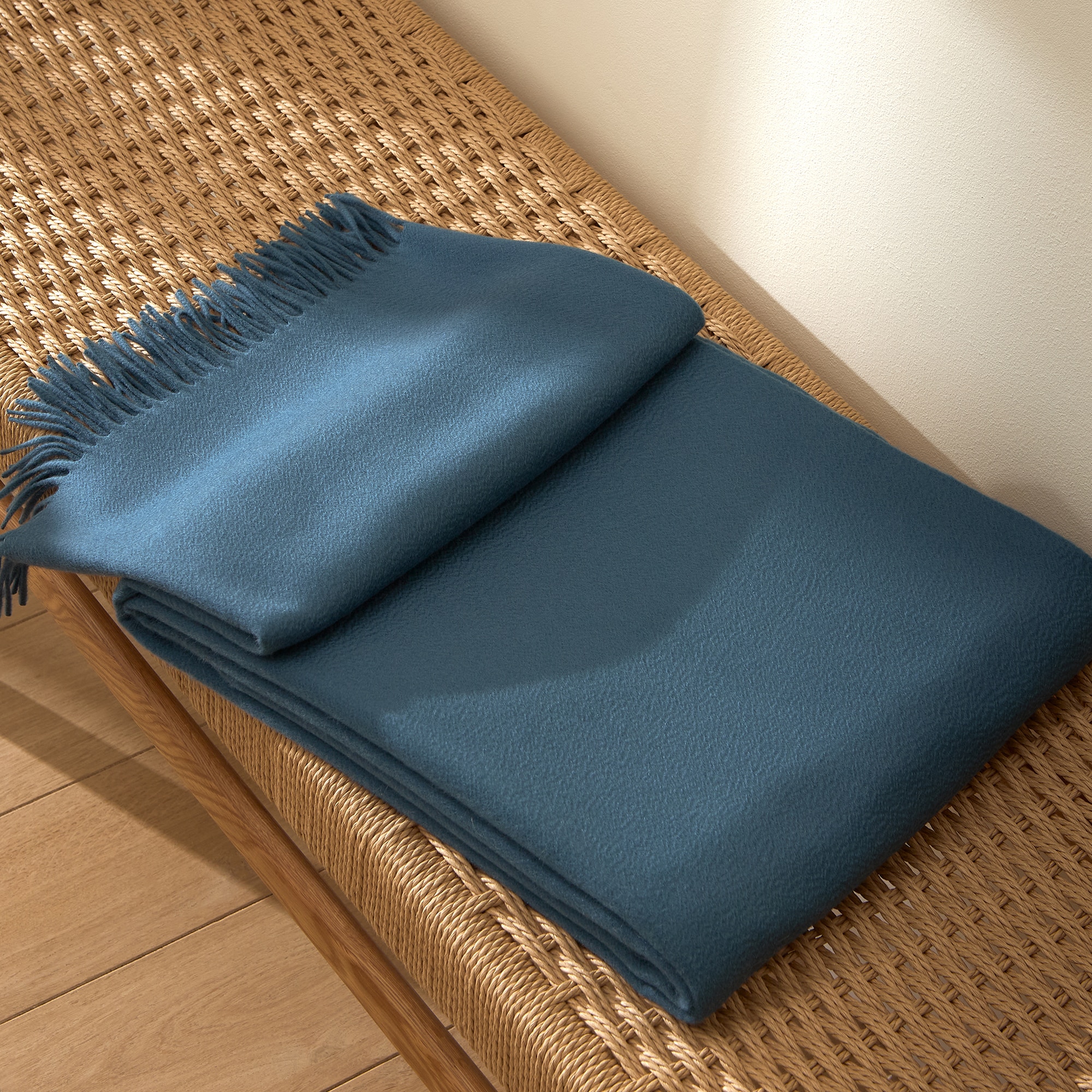 Imagem 0 de Manta Decorativa de Caxemira