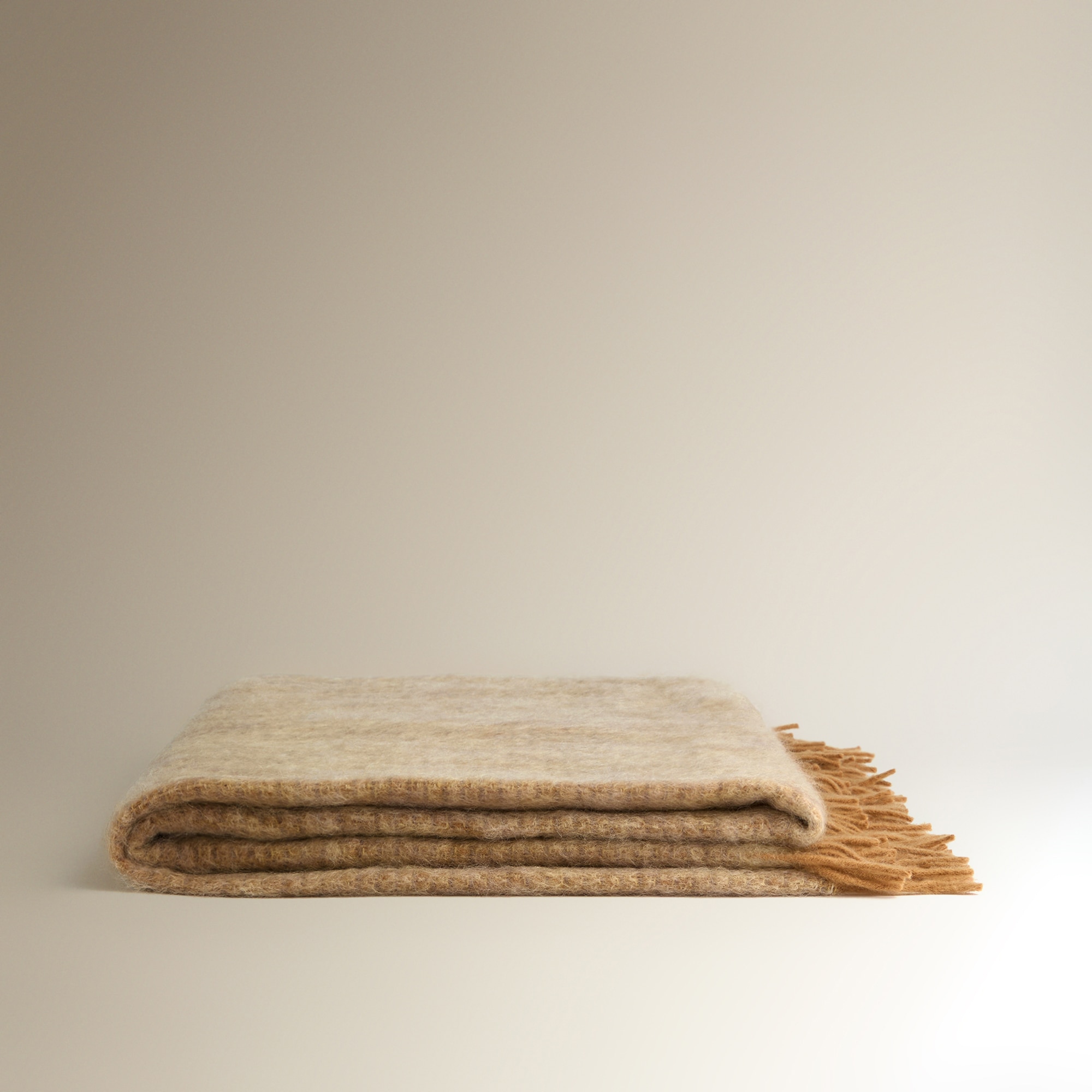 Manta decorativa mohair Diana Cru-2
