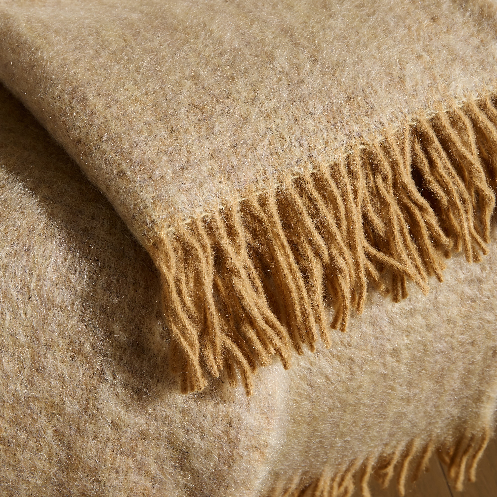 Manta decorativa mohair Diana Cru-3