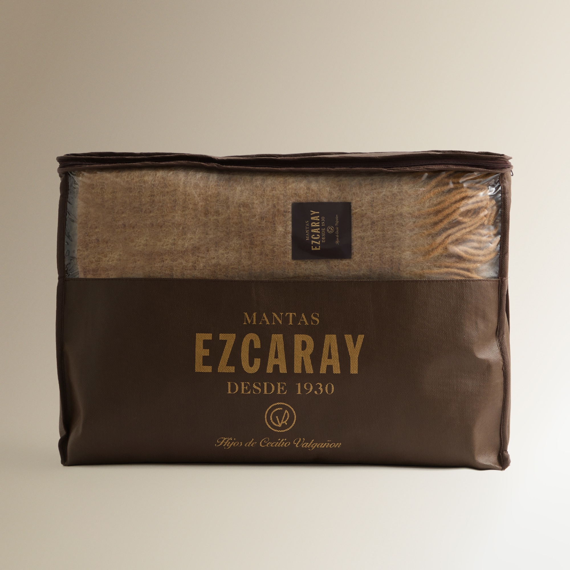 Manta decorativa mohair Diana Cru-5