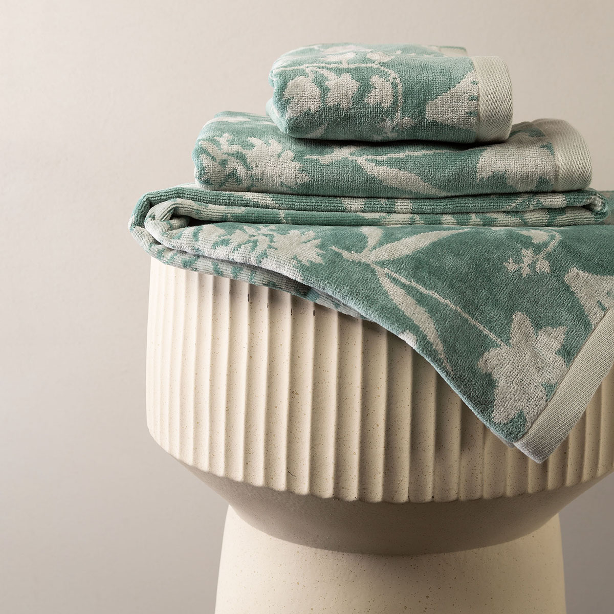 Toalla de baño algodón y modal 600 gr/m2 Maribel Essenza - Verde Tocador Verde-1
