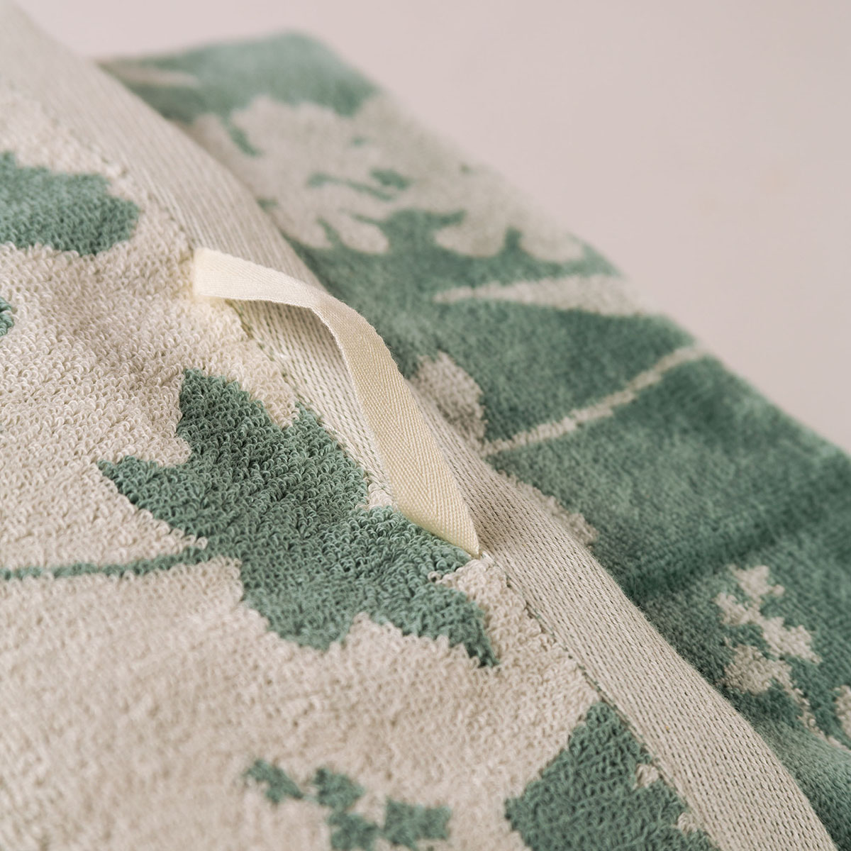 Toalla de baño algodón y modal 600 gr/m2 Maribel Essenza - Verde Tocador Verde-3