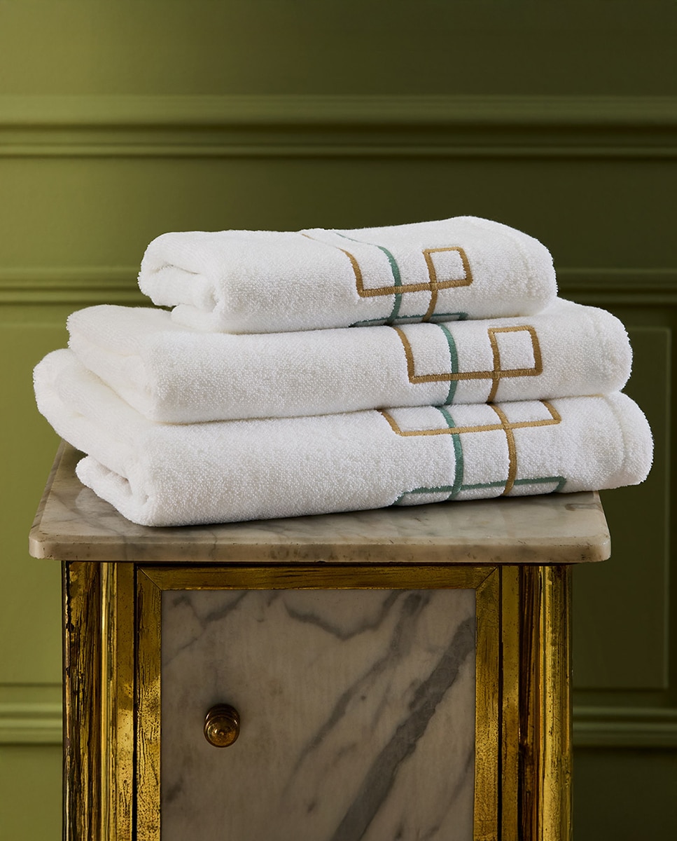 Imagem 0 de Toalha de Banho de Algodão e Modal 450 g/m2 Villa