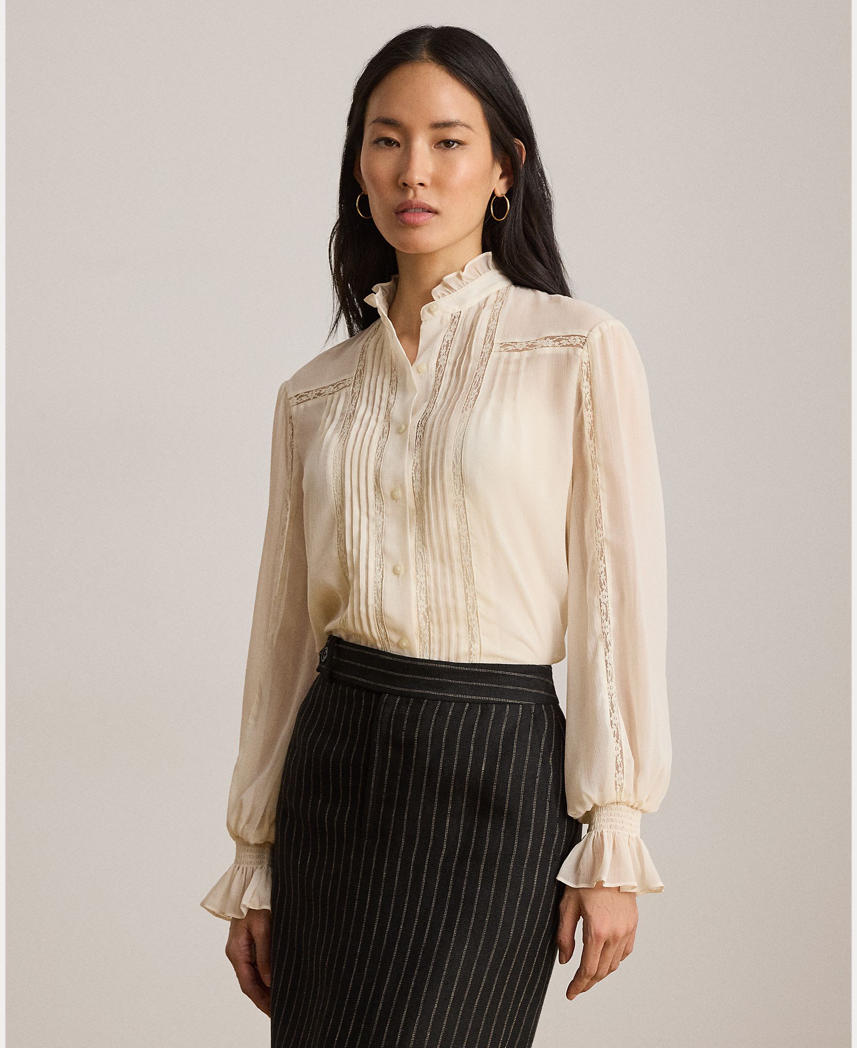 Lauren Ralph Lauren - Blusa de mujer de corte romántico con mangas abullonadas.