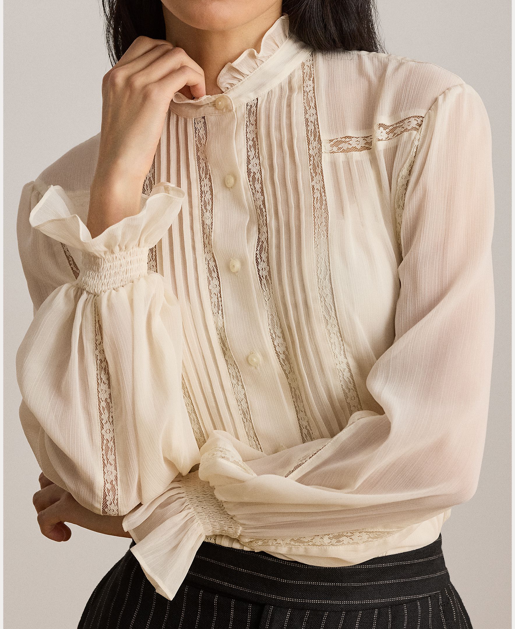 Blusa de Corte Romântico com Mangas em Balão Natural-4