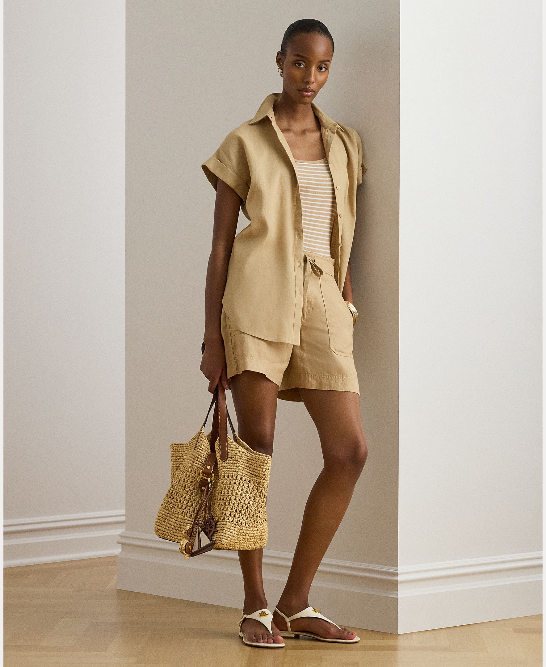 Camisa com Manga Curta e em Linho Bege-6