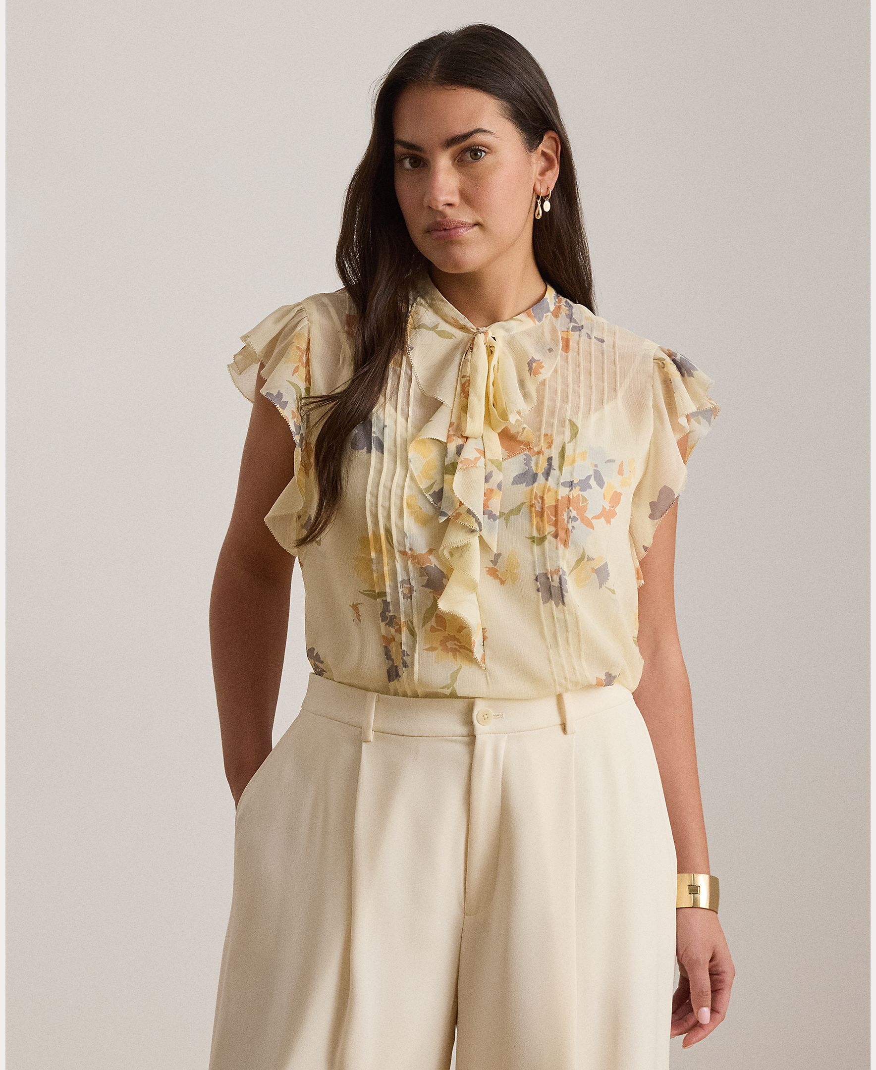 Blusa com Pregas e Laço na Gola Creme-5