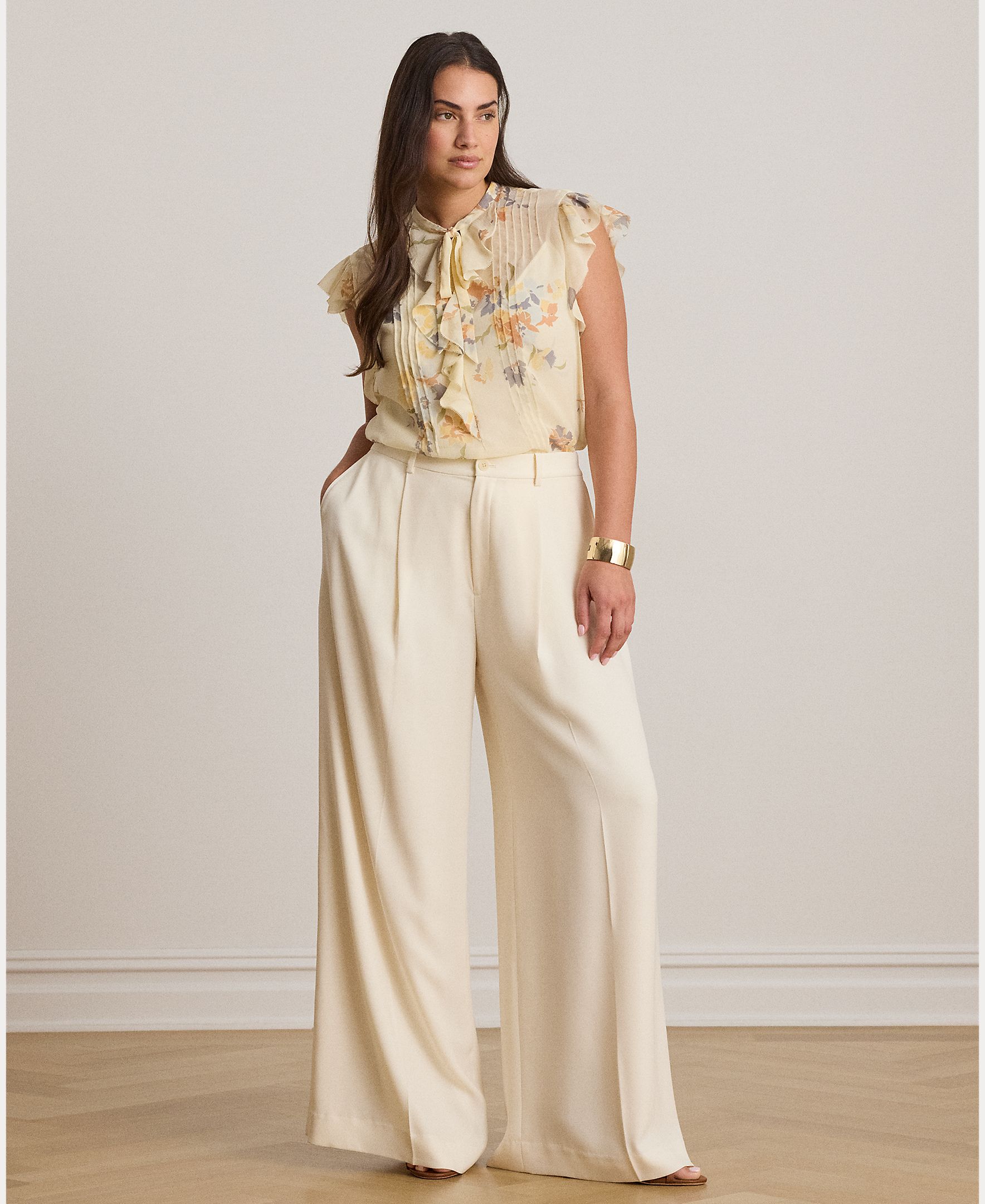 Blusa com Pregas e Laço na Gola Creme-7