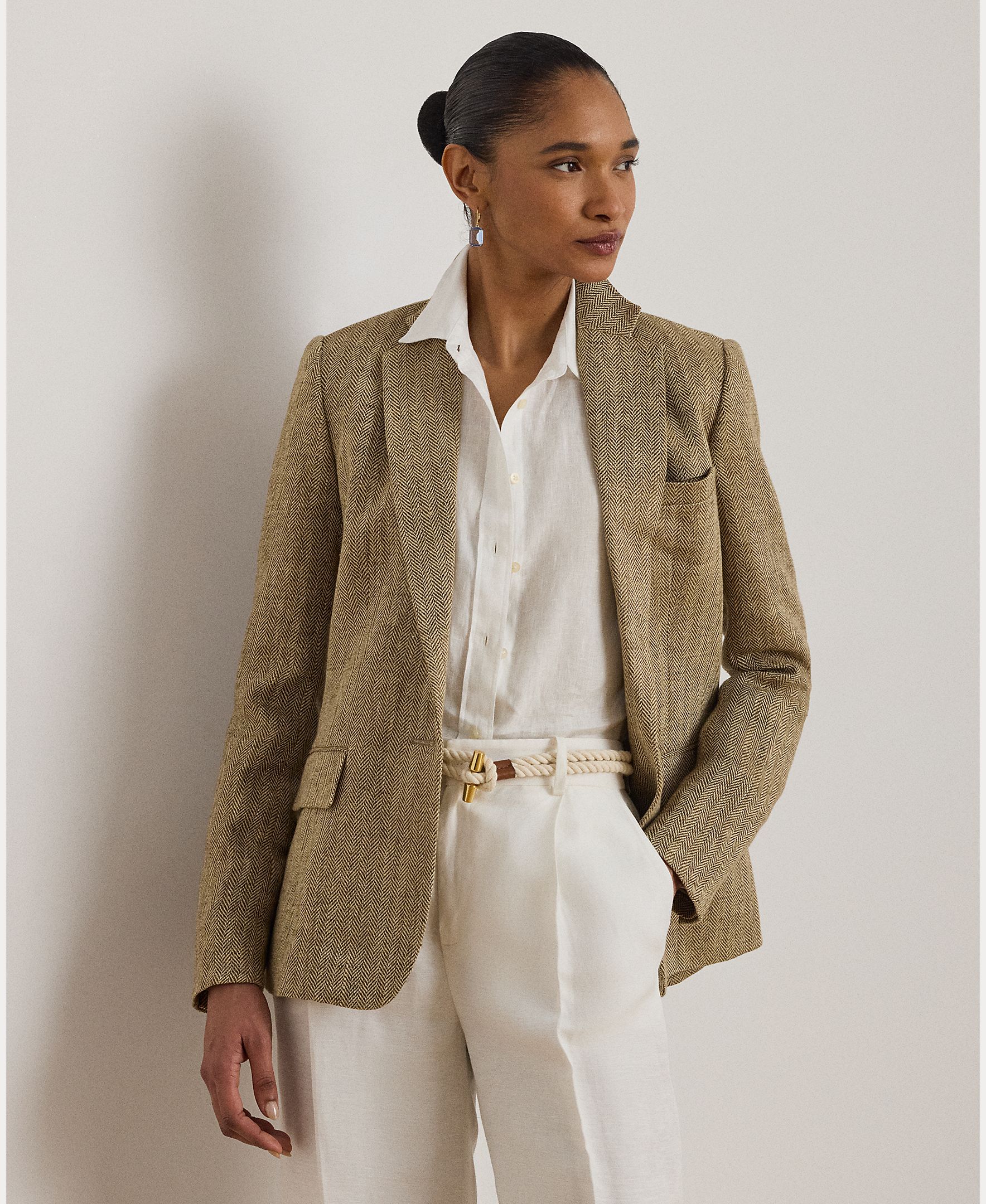 Imagem 0 de Blazer de Linho com Abotoadura Simples