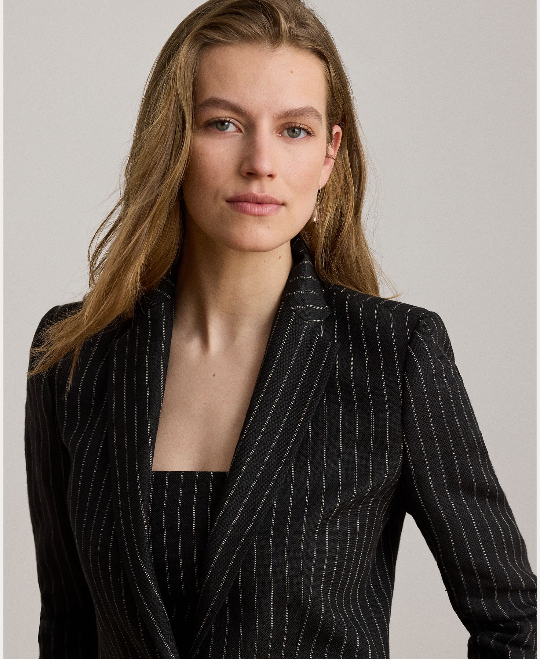 Blazer de Linho com Abotoadura Simples Preto-6